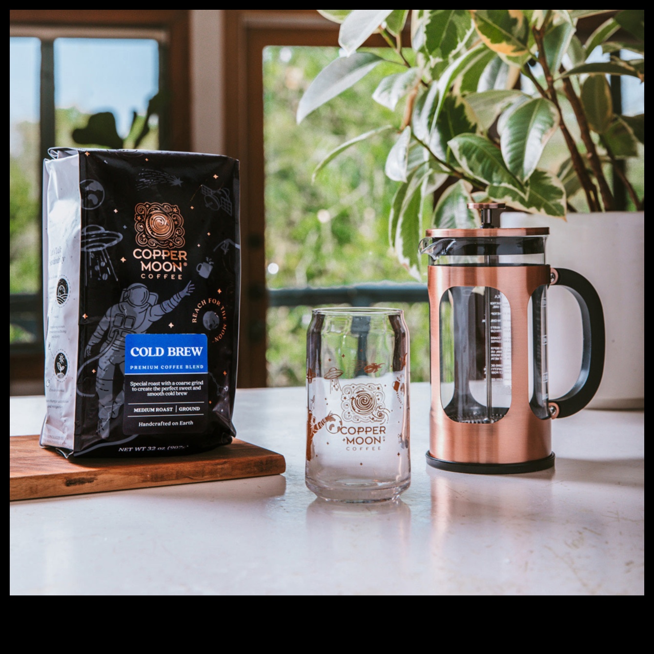 Направи си сам Coffee Bliss: Изработване на уникални смеси Cold Brew у дома