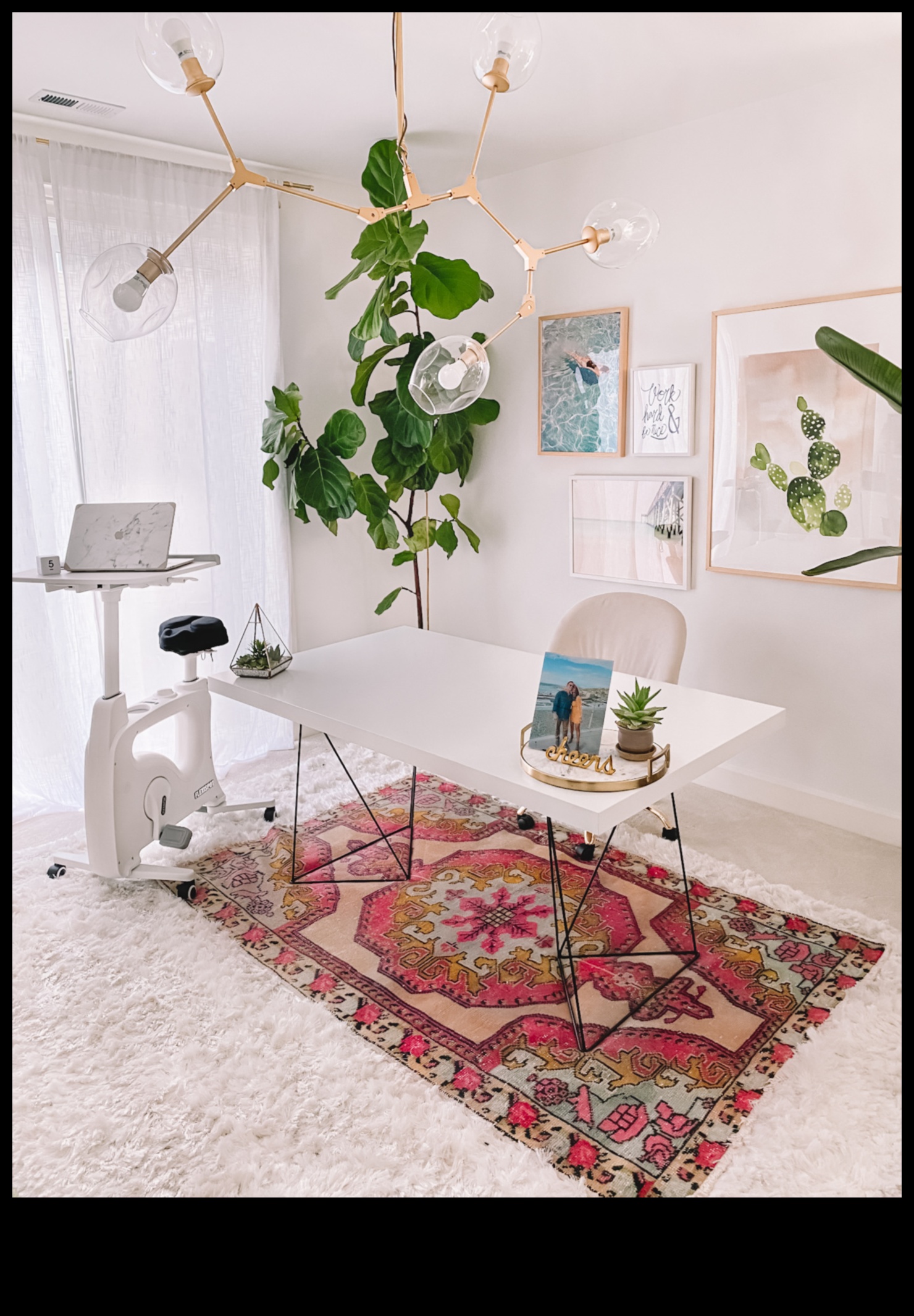 Можете ли да предложите идеи за офис декор в стил бохо за домашен офис с еклектични нюанси?