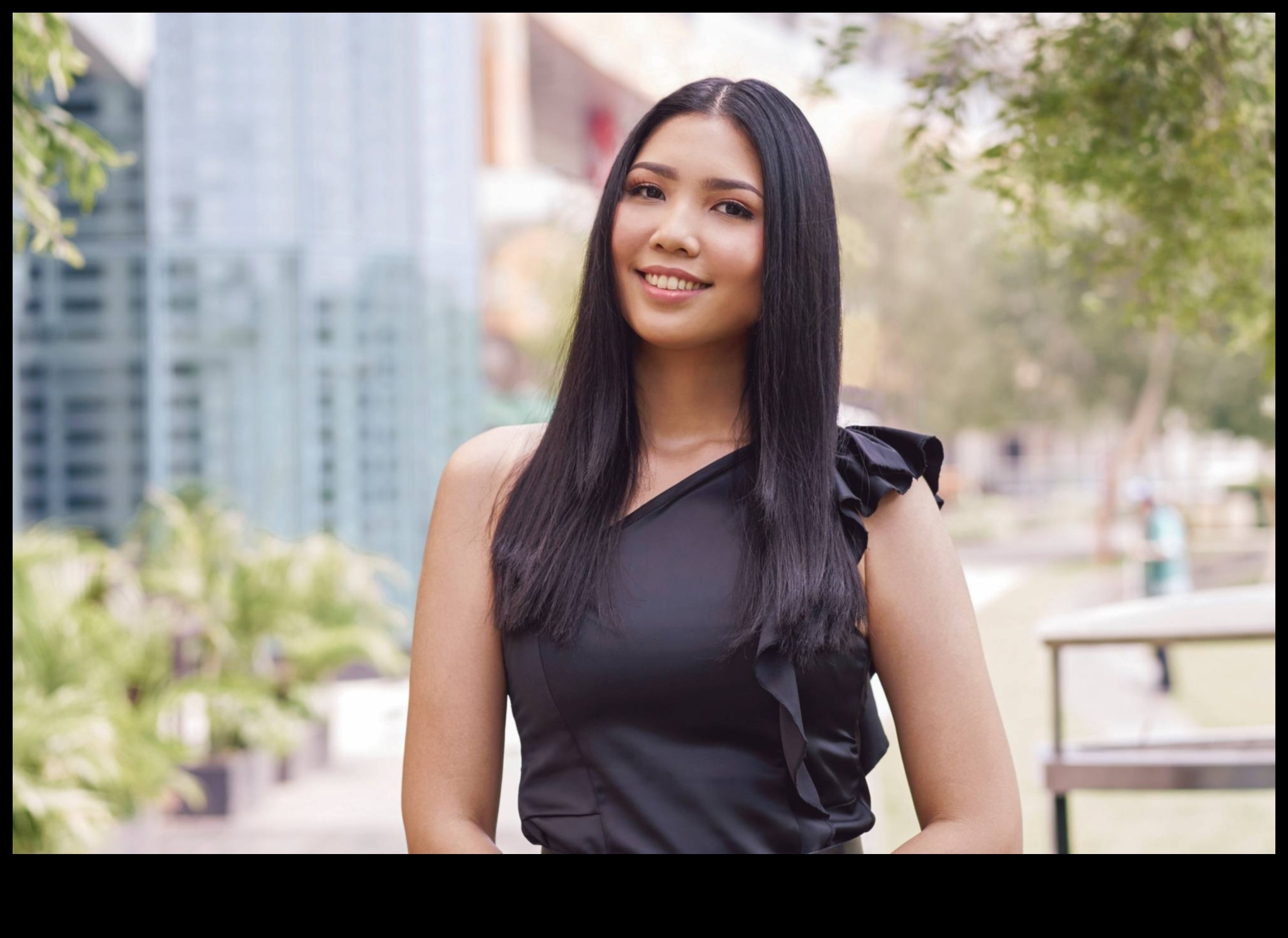 Прави и прости: ежедневни стилове за уверена права коса