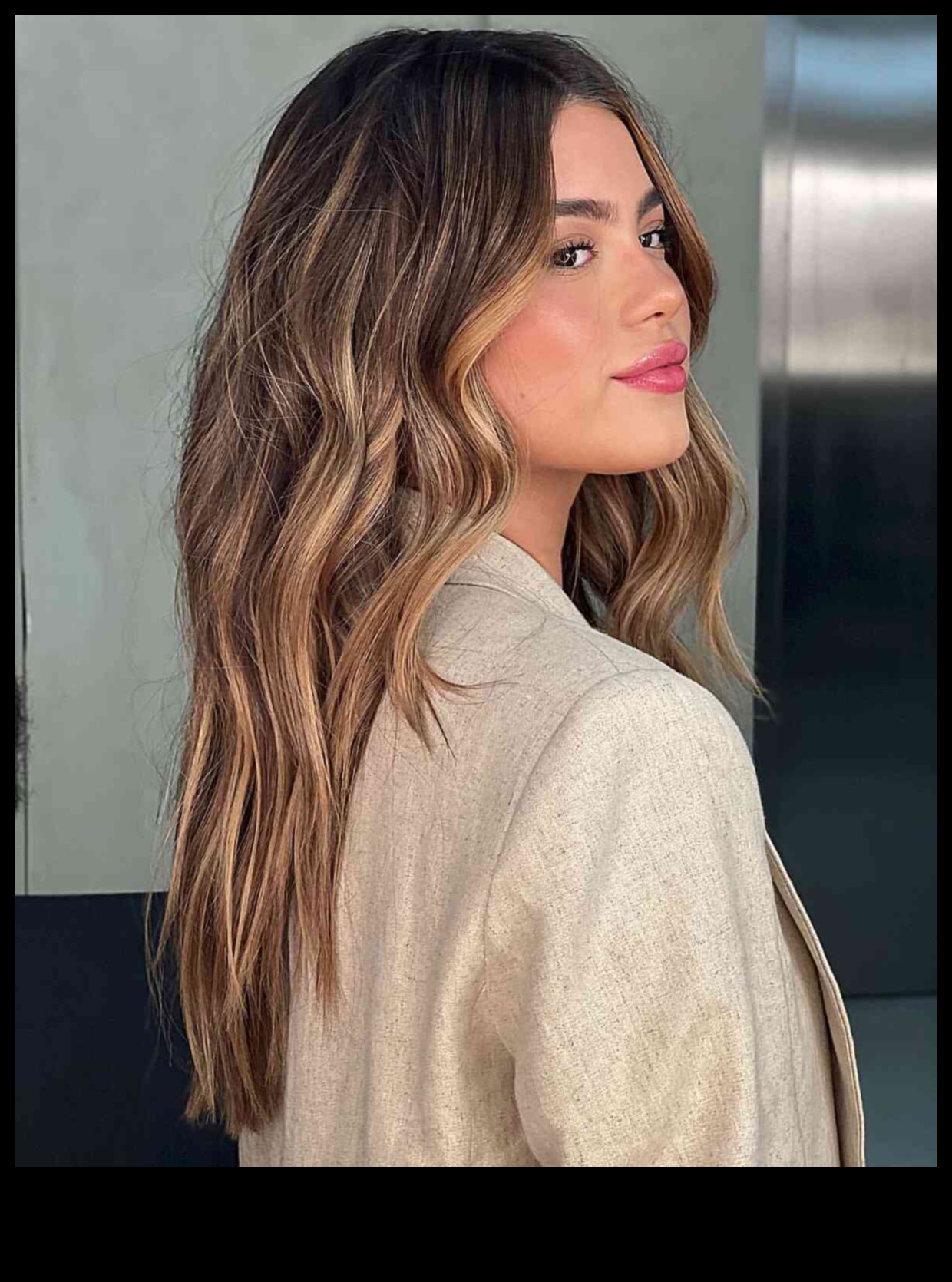 Прическа за брюнетки, Бизнес дела: Професионални прически за офиса