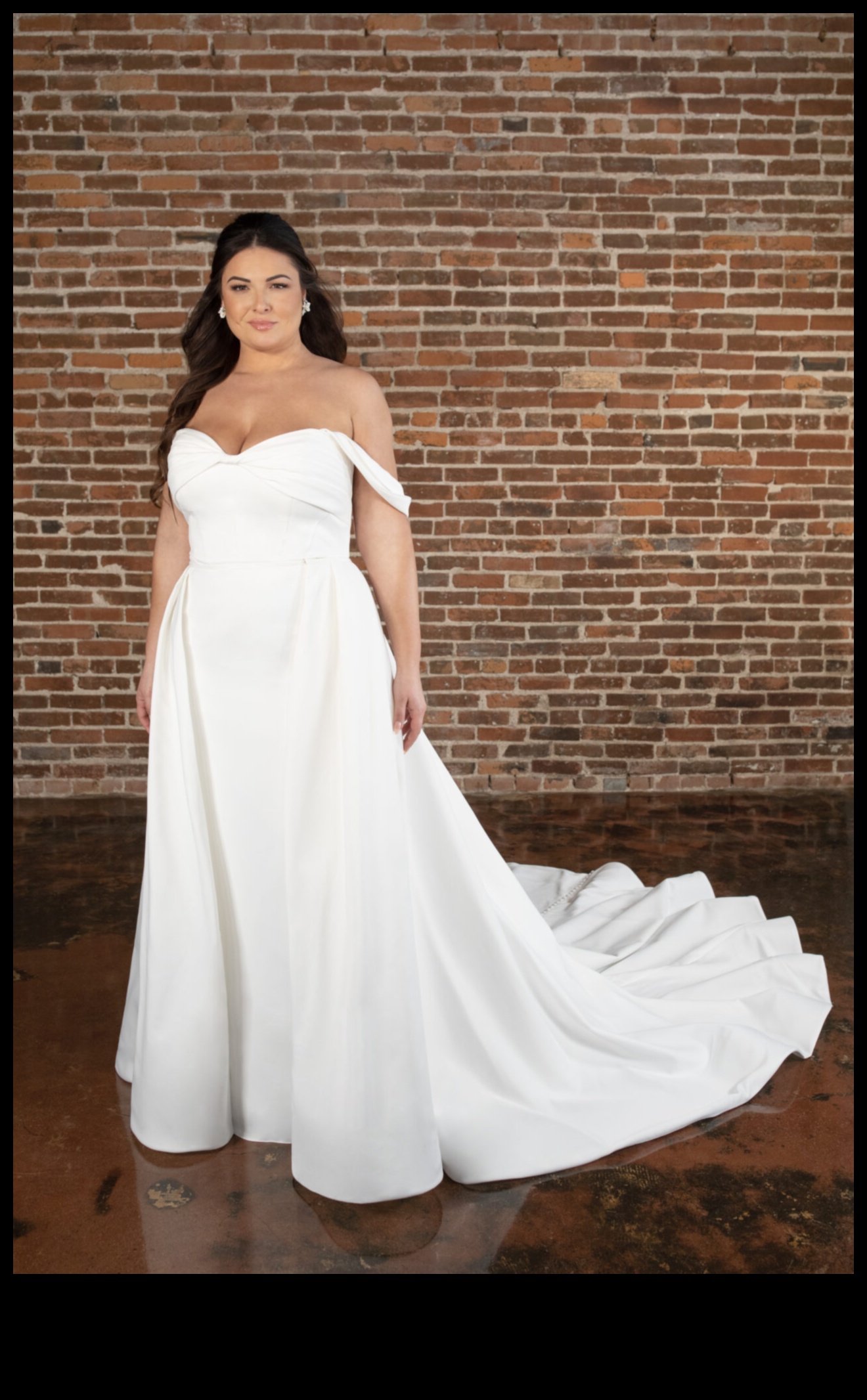 Празнувайте всяка извивка: Булчинска модна магия с голям размер