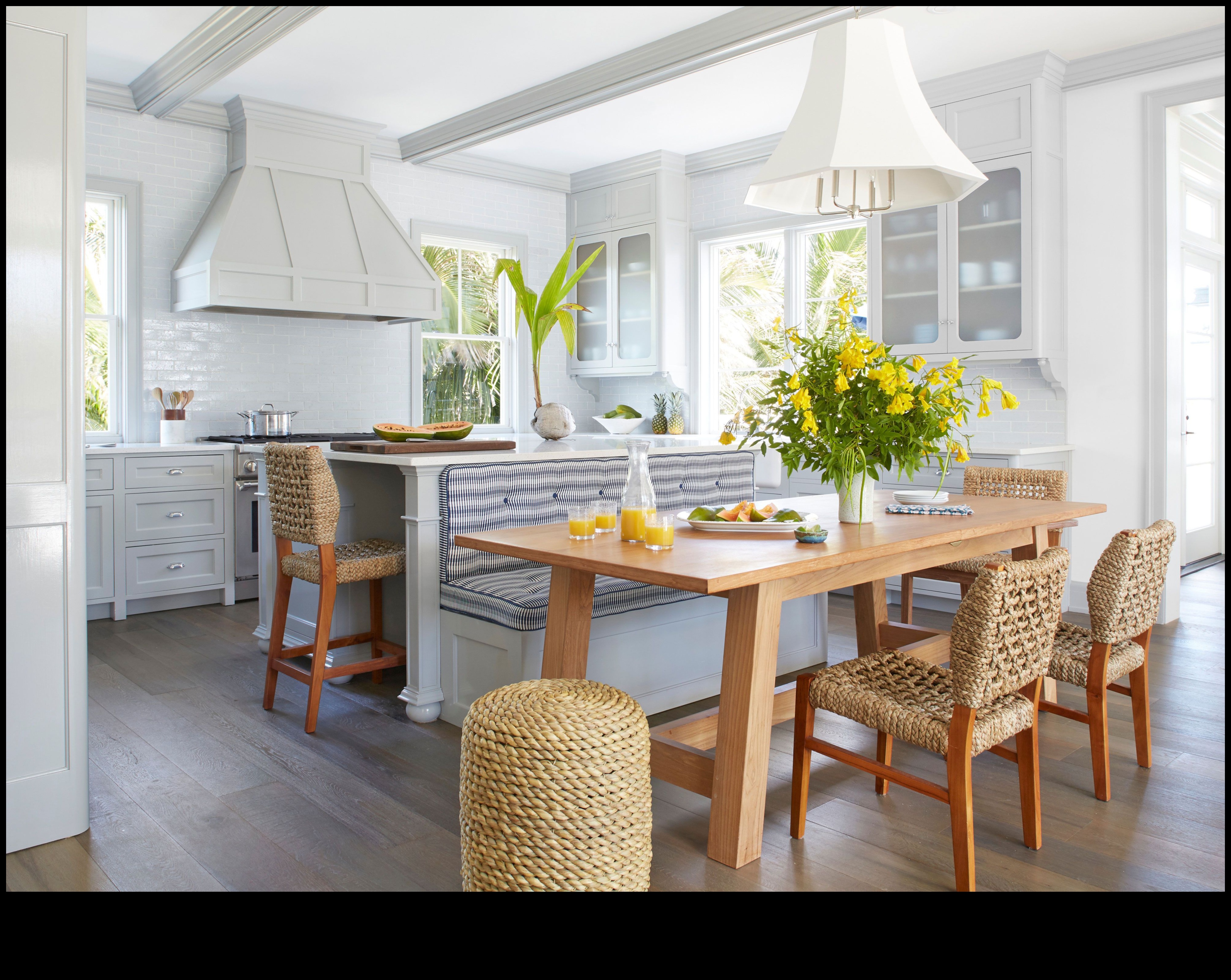 Какви са някои бюджетни идеи за крайбрежен кухненски декор за свежо усещане?