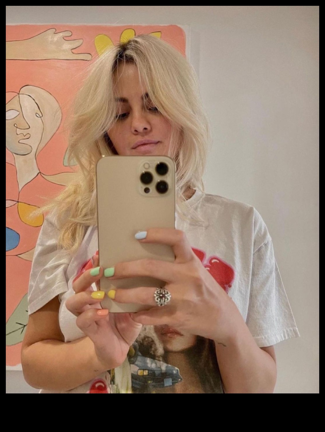 Руса коса и ретро излъчвания: Създаване на визии, вдъхновени от ретро